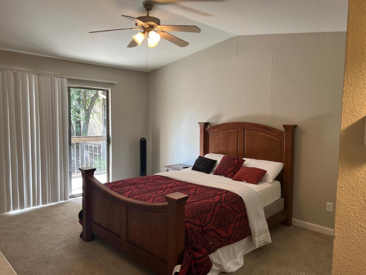 Lovely 1-Bedroom Townhome With Nice Amenities Houston Eksteriør bilde